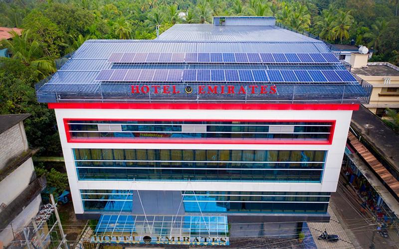 Hotel Emirates Kannangad Extérieur photo
